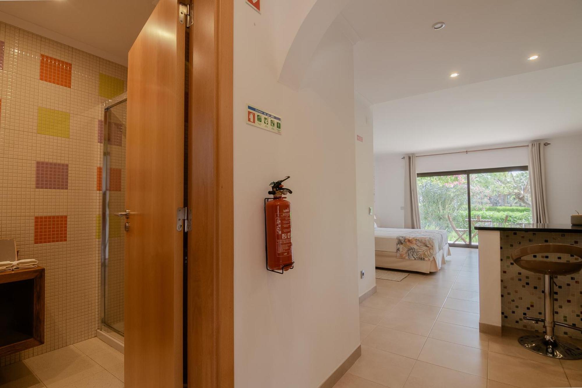 Coastal Retreat With Pool And Beach Access By Drago Rentals Albufeira Exterior photo
